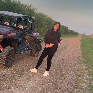 Meet your Posher, Shey